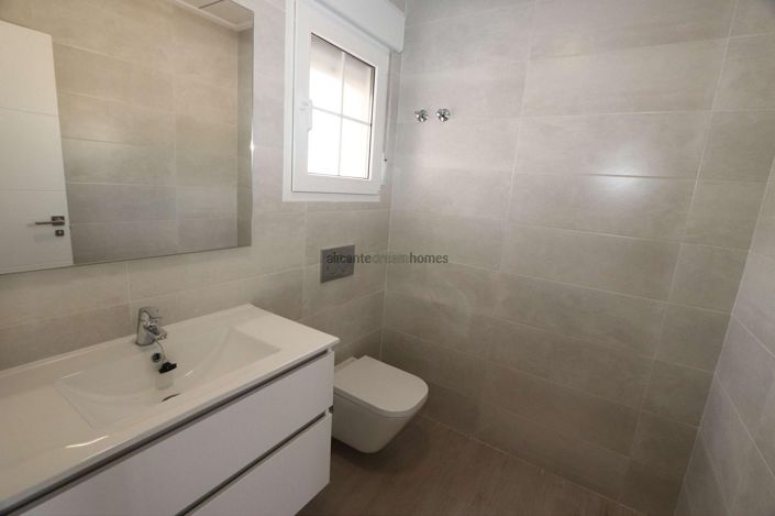 Image No.26-4 Bed Villa for sale