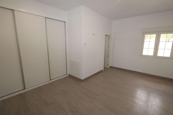 Image No.27-4 Bed Villa for sale