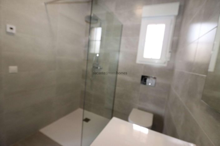 Image No.6-4 Bed Villa for sale