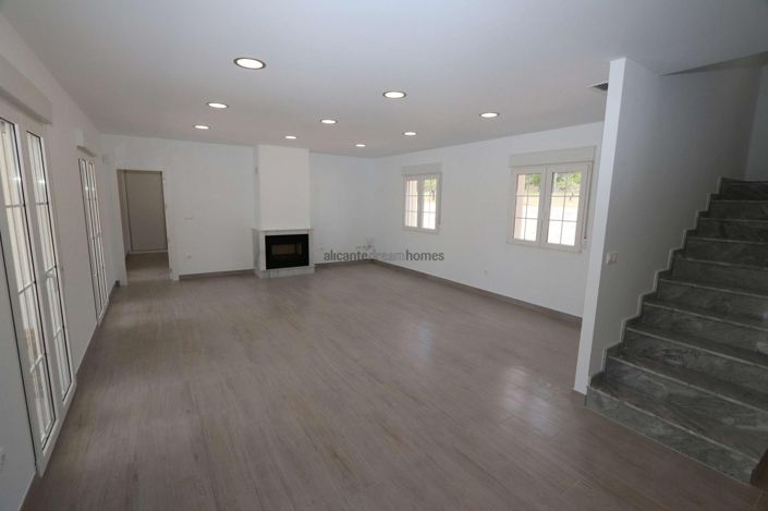 Image No.7-4 Bed Villa for sale