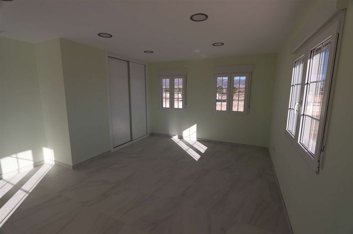 Image No.19-4 Bed Villa for sale