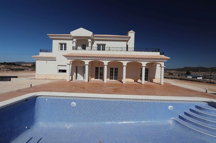 Image No.2-4 Bed Villa for sale