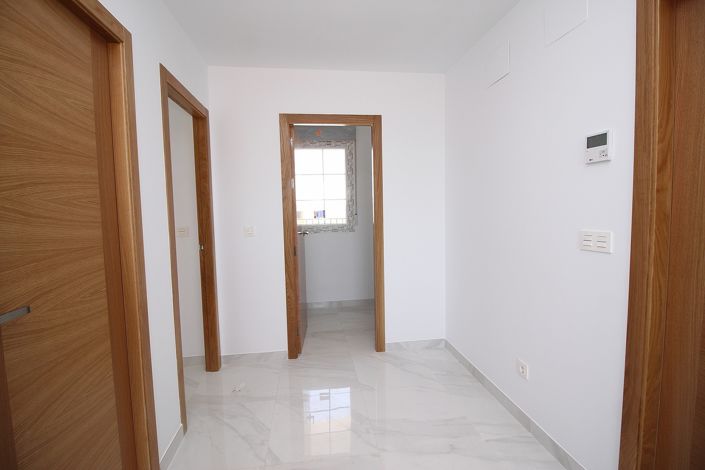 Image No.15-4 Bed Villa for sale