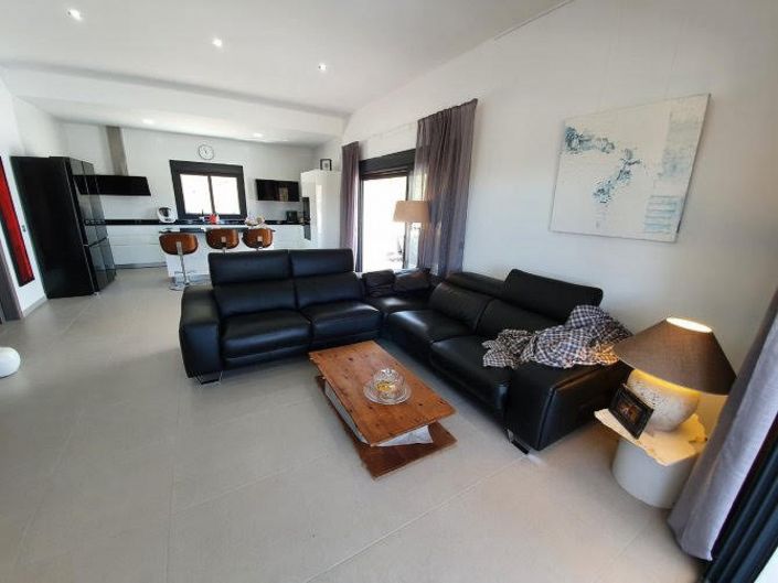 Image No.10-3 Bed Villa for sale