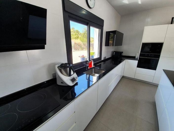 Image No.4-3 Bed Villa for sale