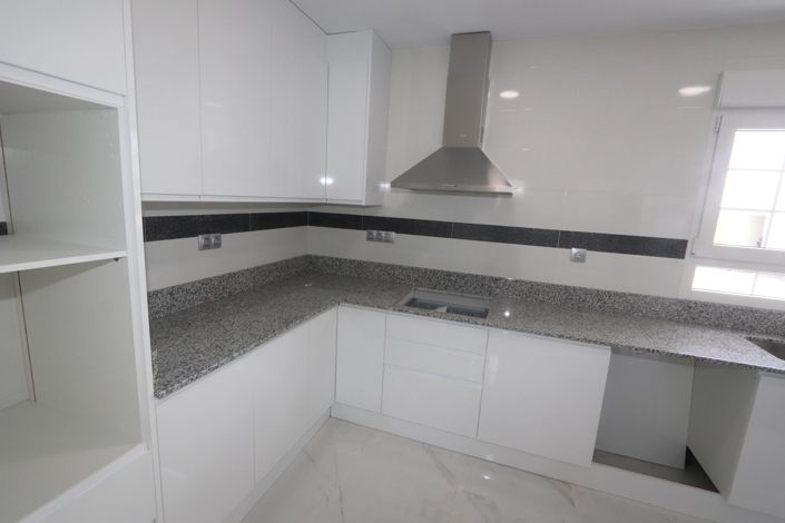 Image No.14-4 Bed Villa for sale