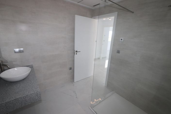 Image No.23-4 Bed Villa for sale