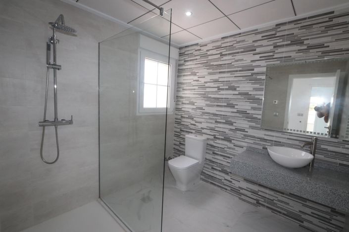 Image No.24-4 Bed Villa for sale