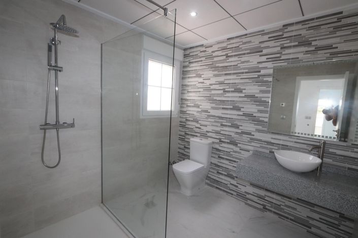 Image No.24-4 Bed Villa for sale