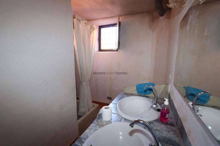 Image No.18-Commercial de 10 chambres à vendre à Pinoso