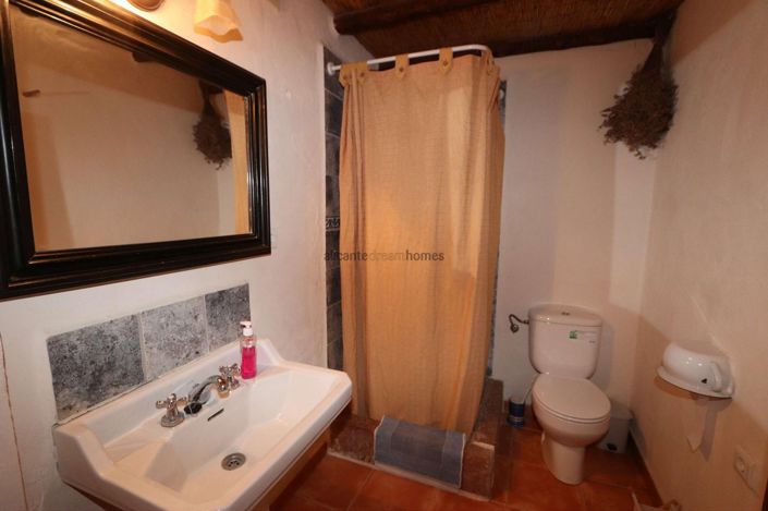 Image No.20-Commercial de 10 chambres à vendre à Pinoso