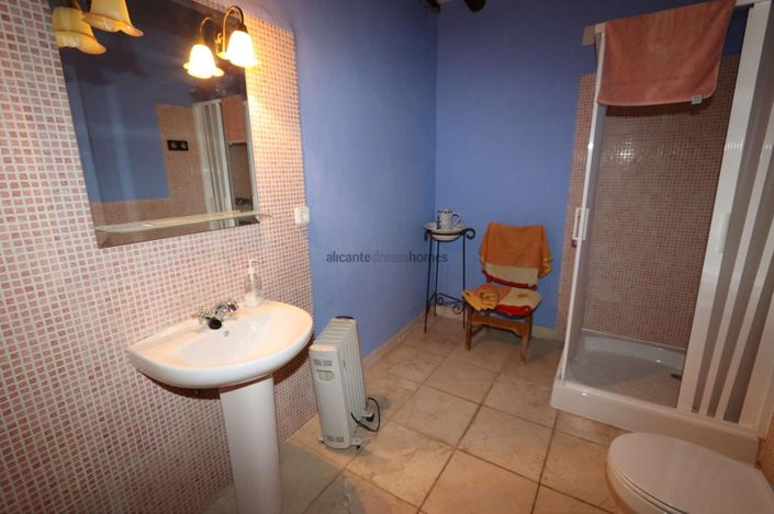 Image No.32-Commercial de 10 chambres à vendre à Pinoso