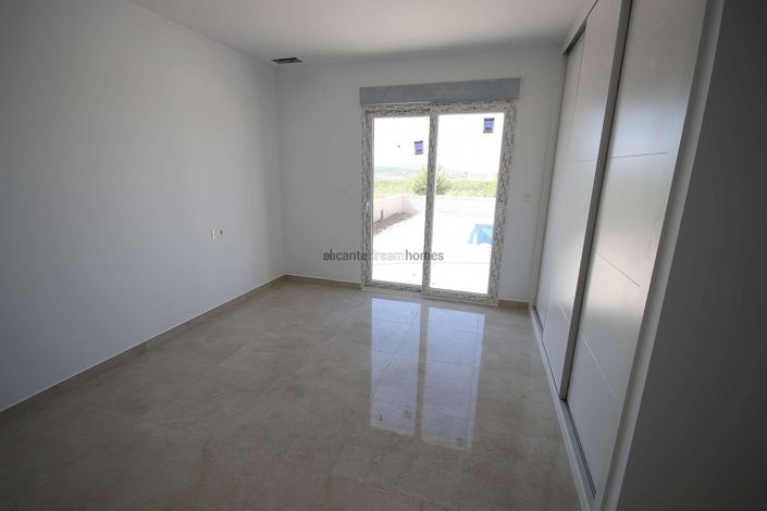 Image No.22-4 Bed Villa for sale