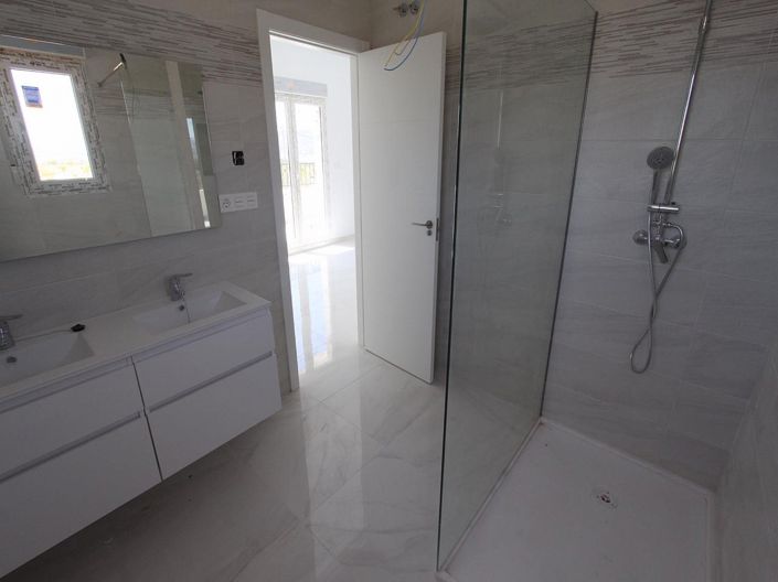 Image No.7-4 Bed Villa for sale