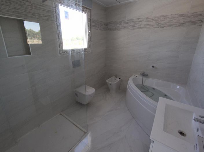 Image No.8-4 Bed Villa for sale