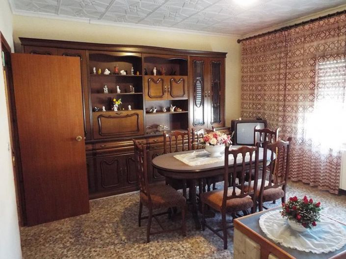Image No.2-4 Bed Apartment for sale