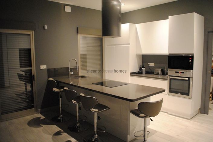 Image No.27-4 Bed Villa for sale