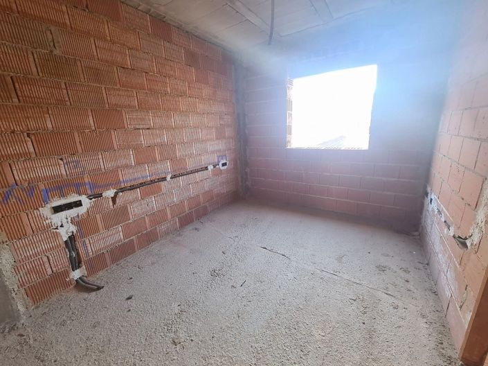 Image No.12-4 Bed Townhouse for sale