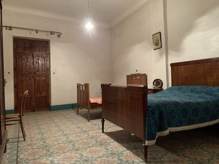 Image No.22-7 Bed Townhouse for sale