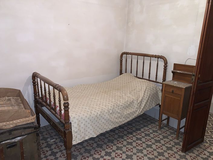 Image No.28-7 Bed Townhouse for sale