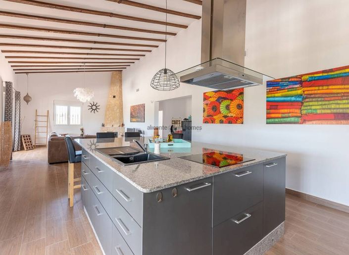 Image No.5-5 Bed Villa for sale