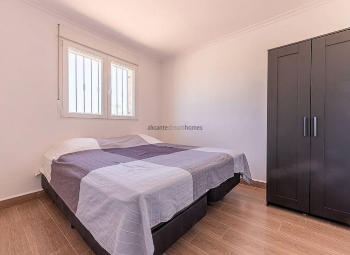 Image No.7-5 Bed Villa for sale