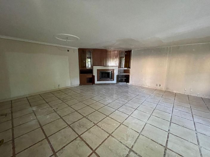 Image No.8-5 Bed Townhouse for sale