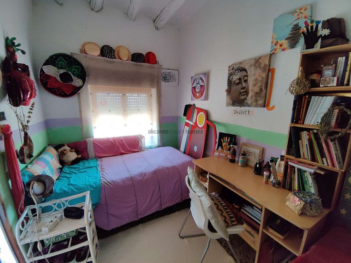 Image No.16-5 Bed Country House for sale