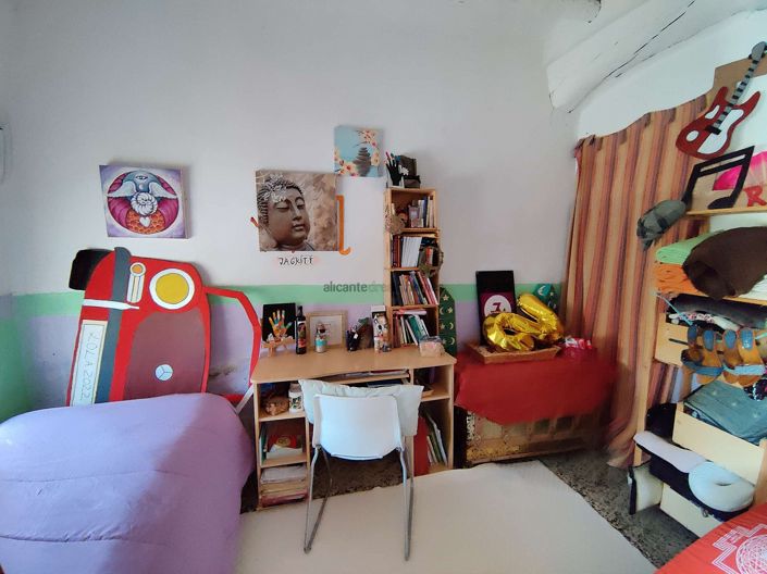 Image No.17-5 Bed Country House for sale