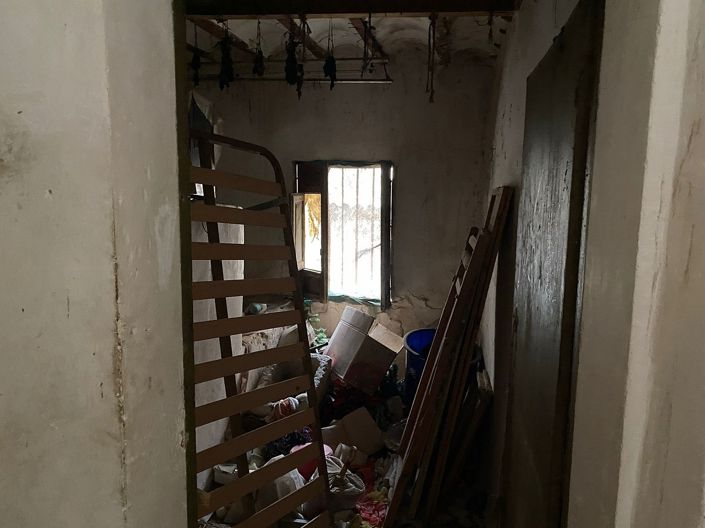 Image No.40-5 Bed Townhouse for sale