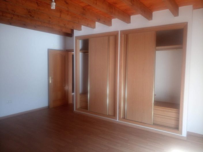 Image No.12-5 Bed Villa for sale