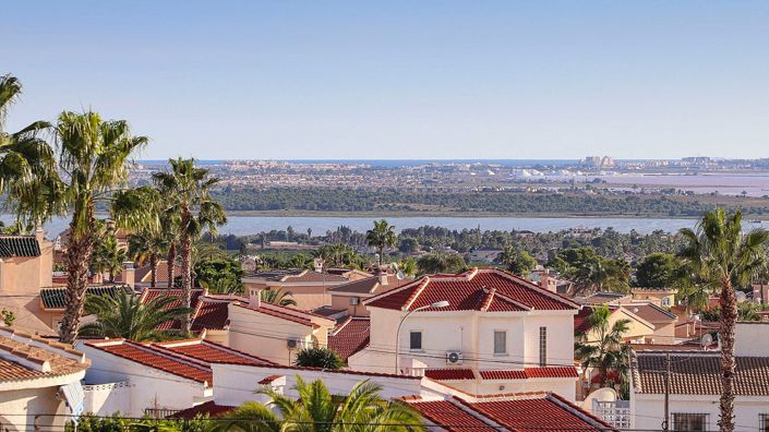 Image No.7-3 Bed Villa for sale