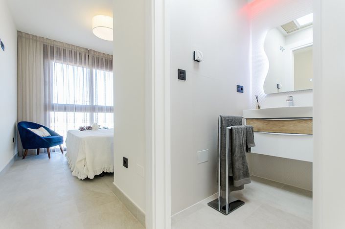 Image No.19-2 Bed Apartment for sale