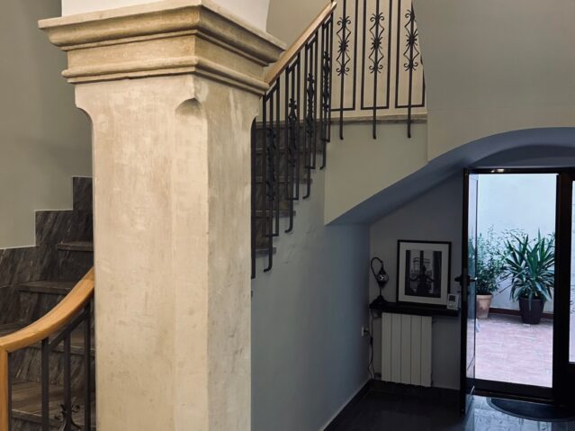 Image No.1-5 Bed Townhouse for sale