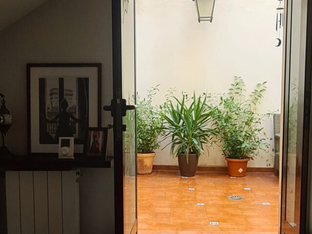 Image No.5-5 Bed Townhouse for sale