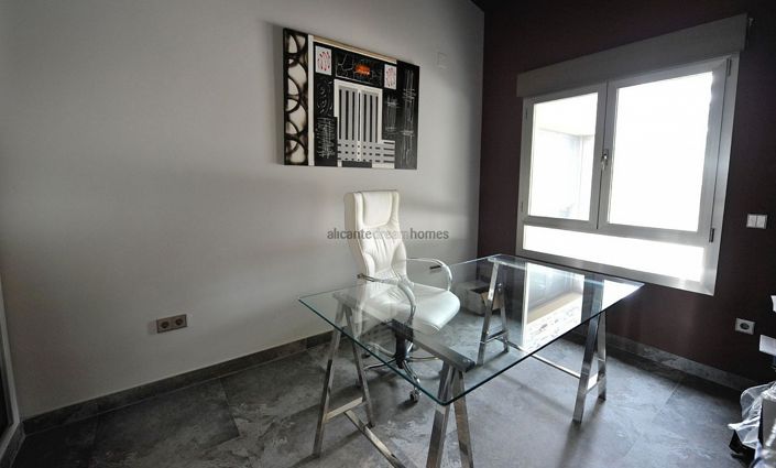 Image No.29-5 Bed Villa for sale