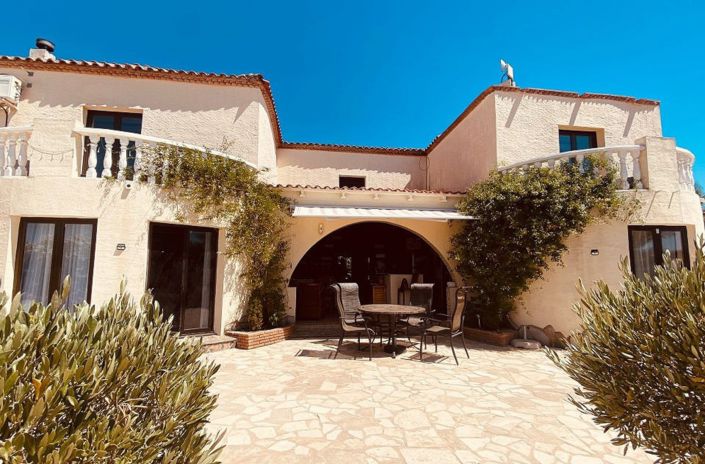 Image No.7-7 Bed Villa for sale