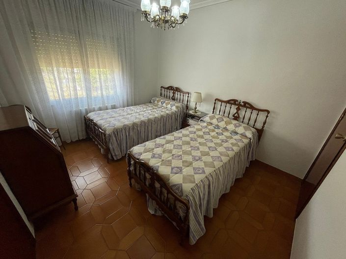 Image No.10-5 Bed Townhouse for sale