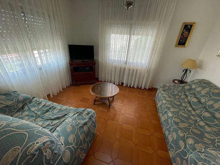 Image No.14-5 Bed Townhouse for sale