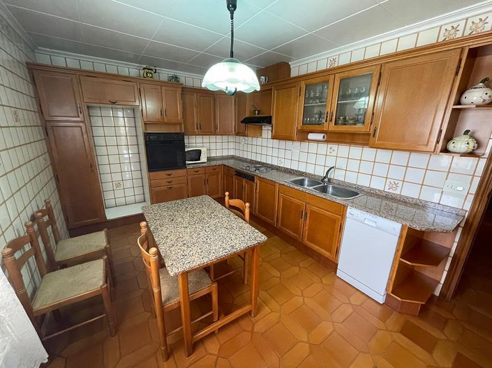 Image No.15-5 Bed Townhouse for sale