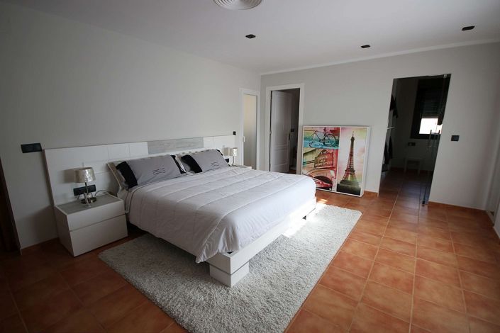 Image No.18-4 Bed Villa for sale