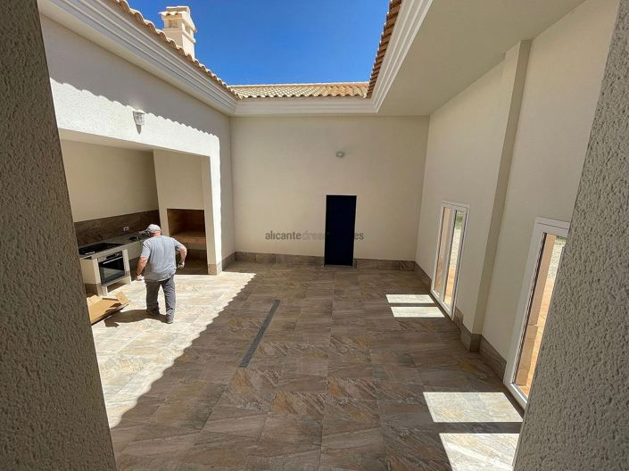 Image No.12-4 Bed Villa for sale