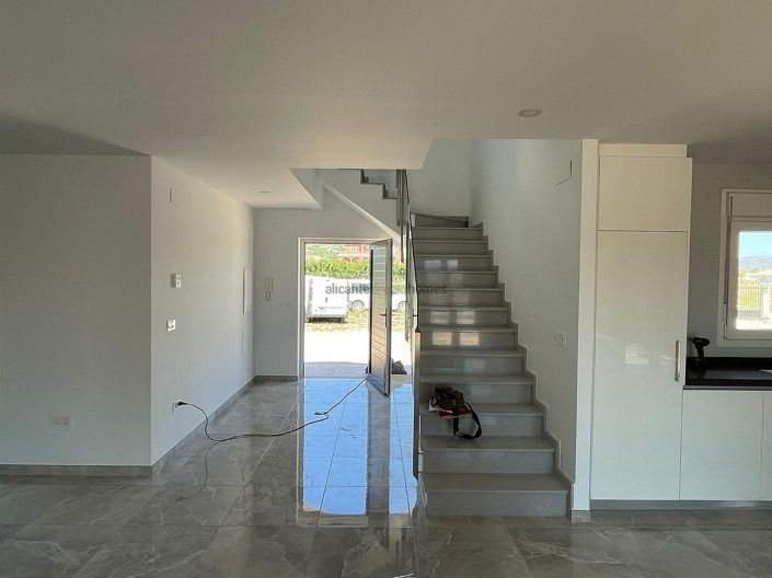 Image No.25-4 Bed Villa for sale