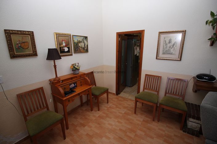 Image No.10-4 Bed Townhouse for sale