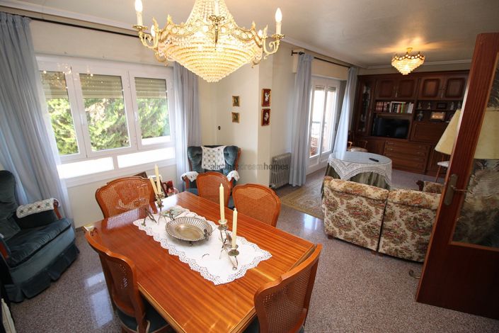 Image No.23-4 Bed Townhouse for sale