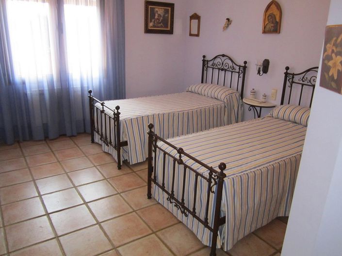 Image No.27-6 Bed Villa for sale