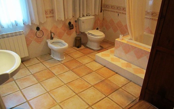 Image No.8-6 Bed Villa for sale