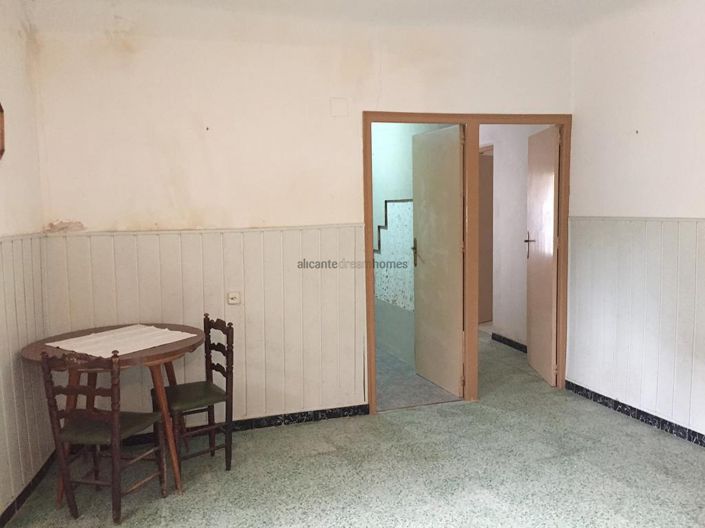 Image No.15-9 Bed Villa for sale