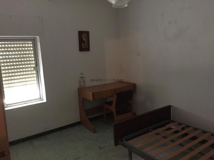 Image No.18-9 Bed Villa for sale