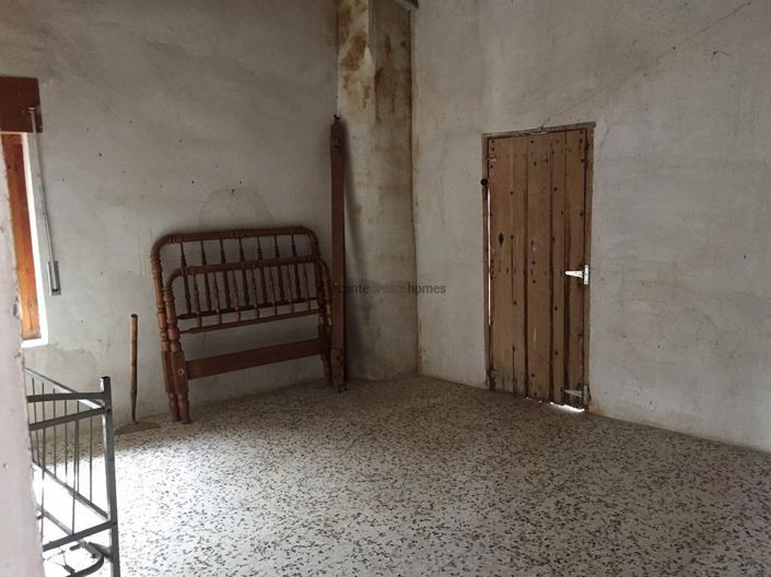 Image No.30-9 Bed Villa for sale